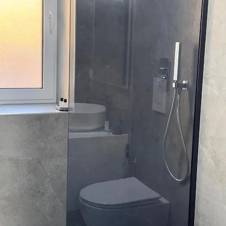 Loha Luxury * Tirana