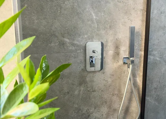 Loha Luxury * ティラナ